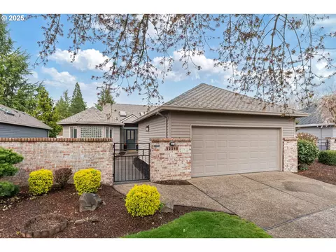 32560 SW Arbor Lake Dr, Wilsonville, OR 97070