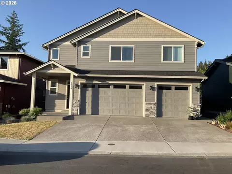 1018 NE Regan Hill Loop, Estacada, OR 97023