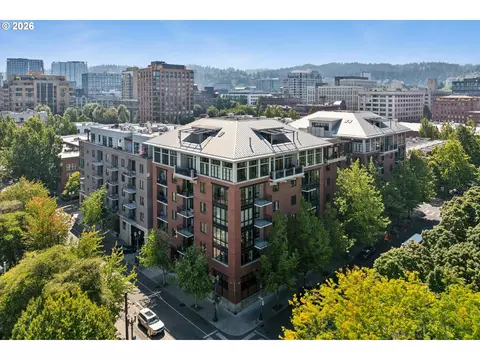 1030 NW Johnson St #323, Portland, OR 97209
