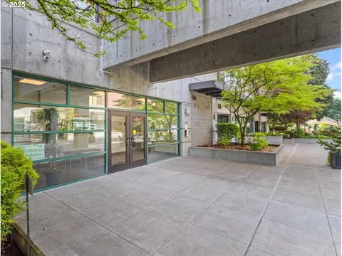 300 W 8th St #225E, Vancouver, WA 98660