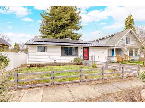 711 E North St, Newberg, OR 97132 photo 1