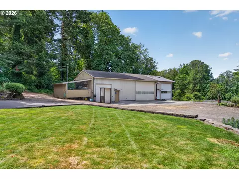 Exterior - 2060 SW Butler Rd, Gresham, OR 97080 photo 2 of 10
