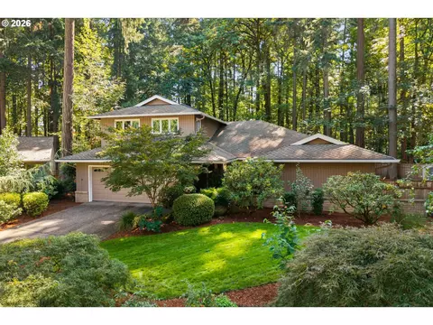 17280 SW Oakenshield Ct, Portland, OR 97224