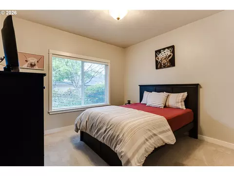 Bedroom - 3320 Saint Thomas St, Eugene, OR 97408 photo 4 of 9