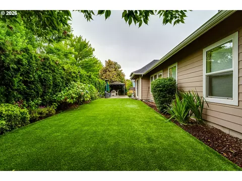Exterior - 3320 Saint Thomas St, Eugene, OR 97408 photo 2 of 5