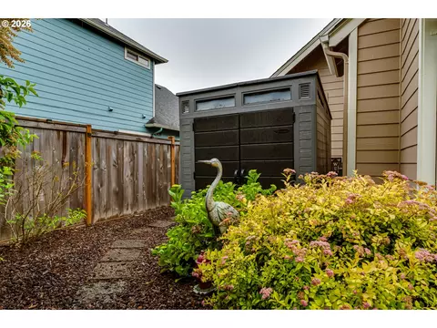 Exterior - 3320 Saint Thomas St, Eugene, OR 97408 photo 5 of 5