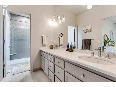 Bath - 3320 Saint Thomas St, Eugene, OR 97408 photo 1 of 3