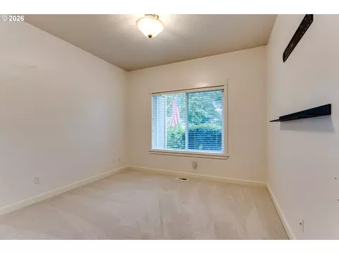 Bedroom - 3320 Saint Thomas St, Eugene, OR 97408 photo 6 of 9