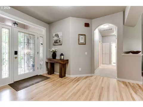 Entry Way - 3320 Saint Thomas St, Eugene, OR 97408 photo 4 of 4