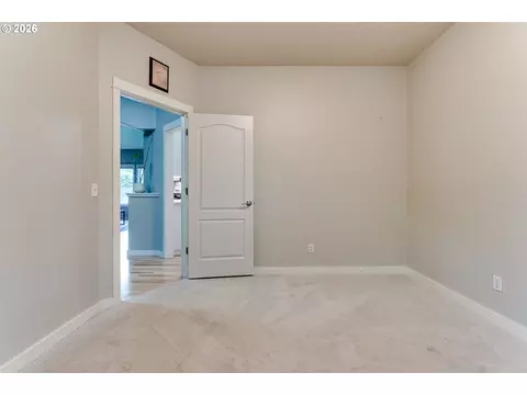 Bedroom - 3320 Saint Thomas St, Eugene, OR 97408 photo 8 of 9