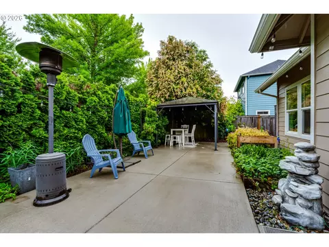 Exterior - 3320 Saint Thomas St, Eugene, OR 97408 photo 4 of 5