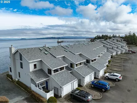 821 5th Ave, Hammond, OR 97121