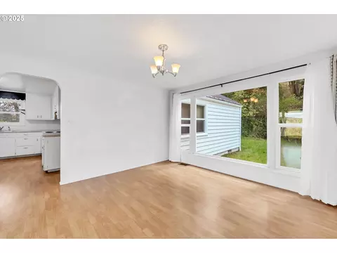 26900 Crow Rd, Eugene, OR 97402 photo 16