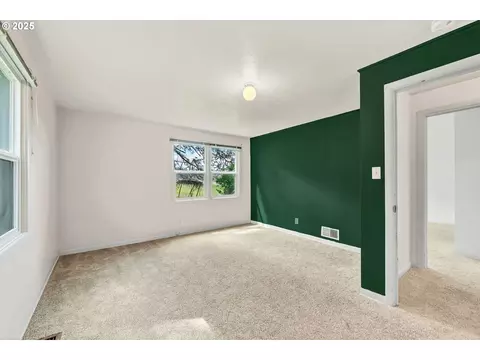 26900 Crow Rd, Eugene, OR 97402 photo 29