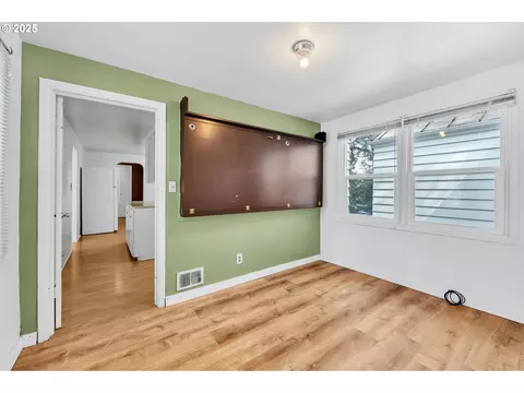 26900 Crow Rd, Eugene, OR 97402 photo 21