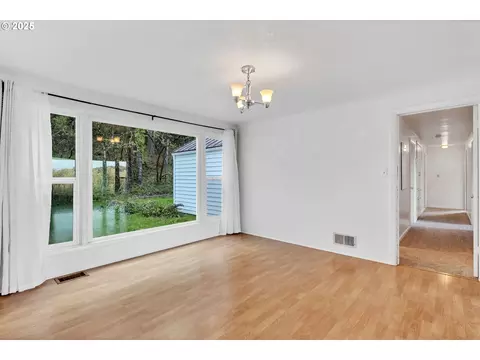 26900 Crow Rd, Eugene, OR 97402 photo 15