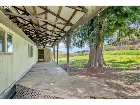 26900 Crow Rd, Eugene, OR 97402 photo 35