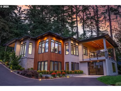 13581 Goodall Rd, Lake Oswego, OR 97034