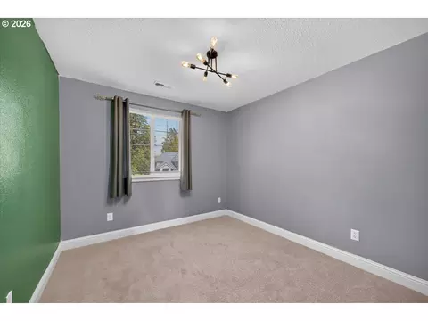 Bedroom - 881 N 28th Ave, Cornelius, OR 97113 photo 5 of 5