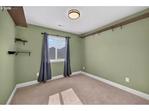 Bedroom - 881 N 28th Ave, Cornelius, OR 97113 photo 2 of 5