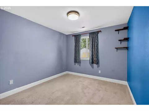 Bedroom - 881 N 28th Ave, Cornelius, OR 97113 photo 3 of 5