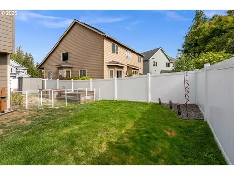Exterior - 881 N 28th Ave, Cornelius, OR 97113 photo 5 of 7
