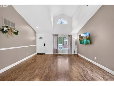 Living - 881 N 28th Ave, Cornelius, OR 97113 photo 1 of 6