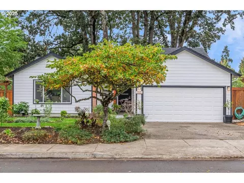 750 SE Logan Ln, Dundee, OR 97115