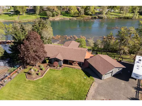 333 Acorn Dr, Roseburg, OR 97470