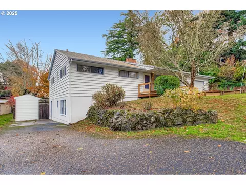 6405 SW Radcliffe St, Portland, OR 97219