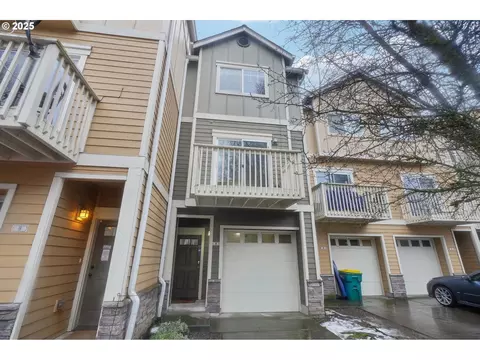 18465 SW Stepping Stone Dr #9, Beaverton, OR 97003