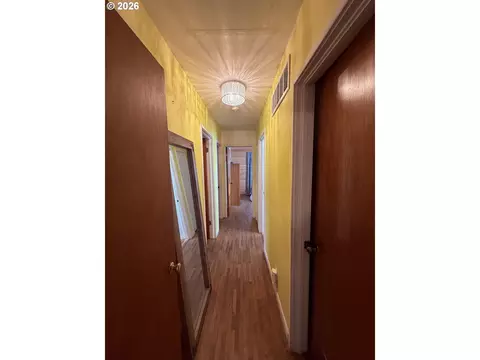 Entry Way - 360 N 13th Ave, Elgin, OR 97827 photo 3 of 3