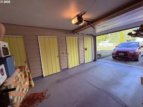 Exterior - 360 N 13th Ave, Elgin, OR 97827 photo 8 of 9