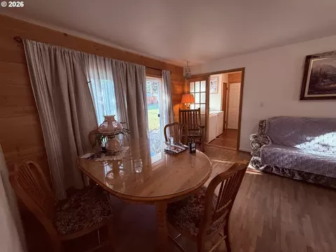Dining - 360 N 13th Ave, Elgin, OR 97827 photo 1 of 1