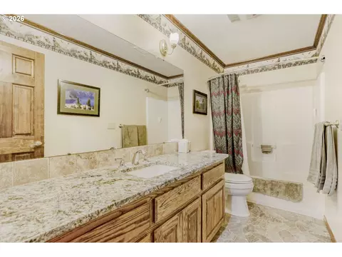 Bath - 23320 SE Bornstedt Rd, Sandy, OR 97055 photo 3 of 4