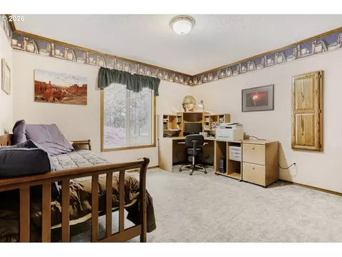 Bedroom - 23320 SE Bornstedt Rd, Sandy, OR 97055 photo 2 of 6