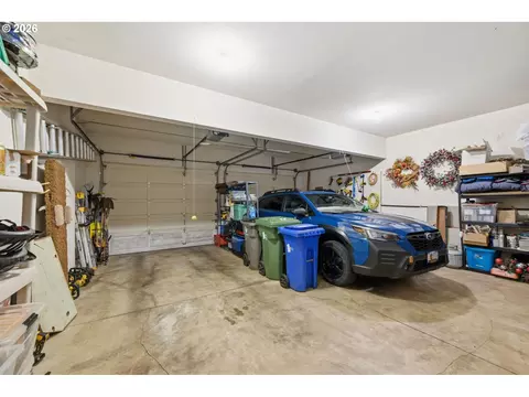 Exterior - 1894 W 27th Pl, Eugene, OR 97405 photo 10 of 11
