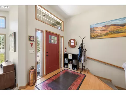 Entry Way - 1894 W 27th Pl, Eugene, OR 97405 photo 2 of 5