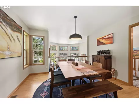 Dining - 1894 W 27th Pl, Eugene, OR 97405 photo 2 of 2