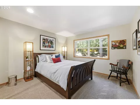 Bedroom - 1894 W 27th Pl, Eugene, OR 97405 photo 2 of 3