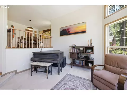 Living - 1894 W 27th Pl, Eugene, OR 97405 photo 2 of 5