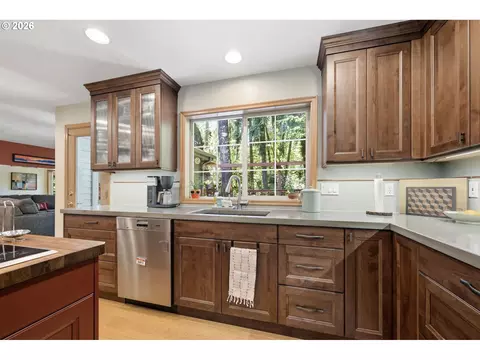 Kitchen - 1894 W 27th Pl, Eugene, OR 97405 photo 3 of 5