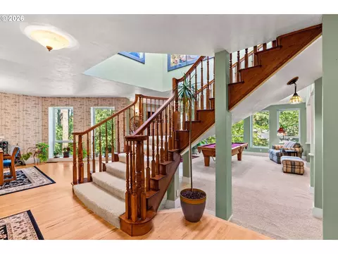 Entry Way - 785 E 44th Ave, Eugene, OR 97405 photo 2 of 5