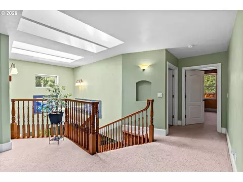 Entry Way - 785 E 44th Ave, Eugene, OR 97405 photo 5 of 5