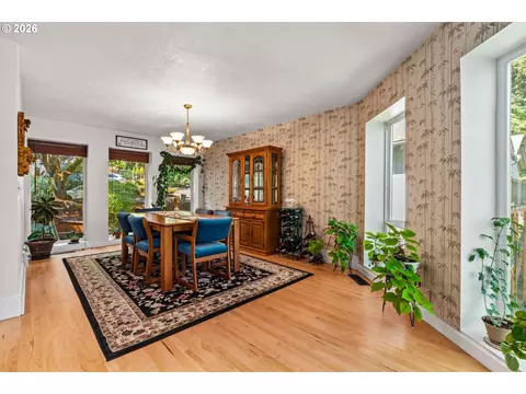 Dining - 785 E 44th Ave, Eugene, OR 97405 photo 2 of 2