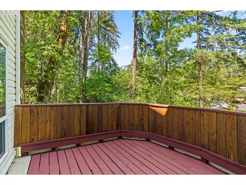 Exterior - 785 E 44th Ave, Eugene, OR 97405 photo 7 of 8
