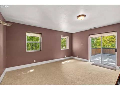 Bedroom - 785 E 44th Ave, Eugene, OR 97405 photo 5 of 7