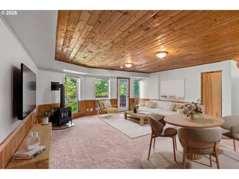 Living - 785 E 44th Ave, Eugene, OR 97405 photo 1 of 4