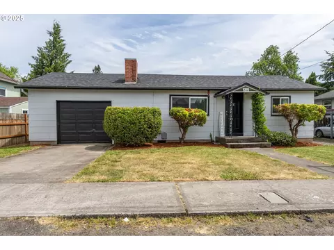 244 S 18th St, Saint Helens, OR 97051