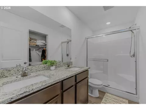 Bath - 4145 SW Thomas Ave, Gresham, OR 97080 photo 3 of 6